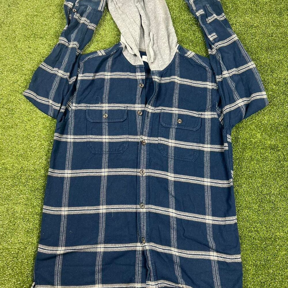 Aeropostale Men's Blue and Navy Shirt